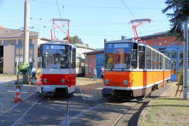 Beide KT4Ds stehen auf dem Btf. Schöneweide nebeneinander