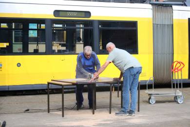 Ausschneiden der Fußbodenplatte für den LOWA O-Bus 1520