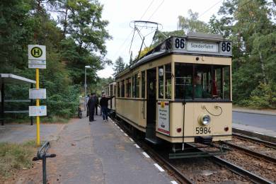 Sonderfahrt mit T 24/49 und B 06/27 an der Vetschauer Allee